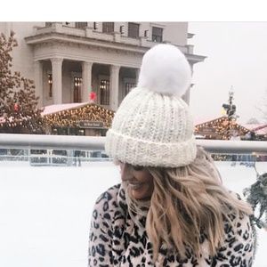 Free people pom beanie